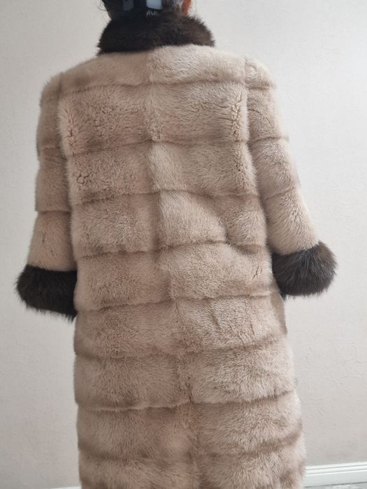 Норковый шуба красивый