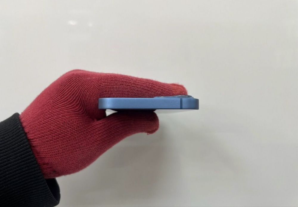 iPhone 13 128Gb с гарантией