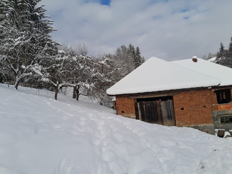 Casă de vânzare la munte