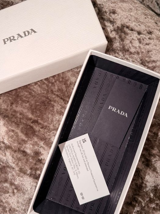 Дамски слънчеви очила Prada