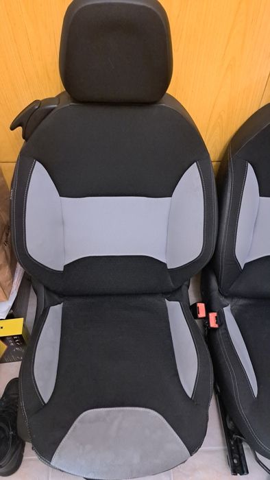 Предни седалки Citroen DS3