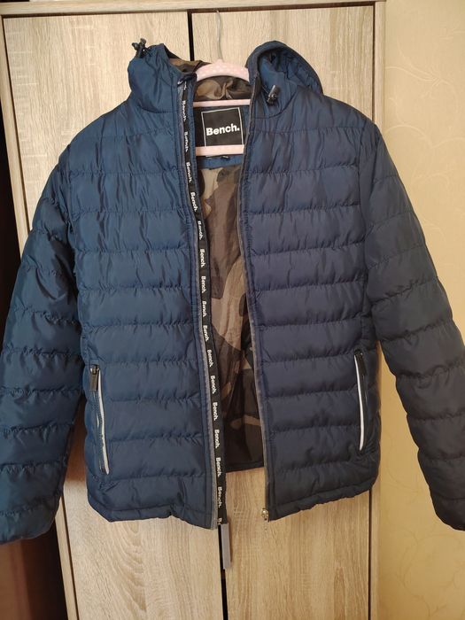 Geaca toamna -iarna baietei utilizată dar in stare buna fara defecte..