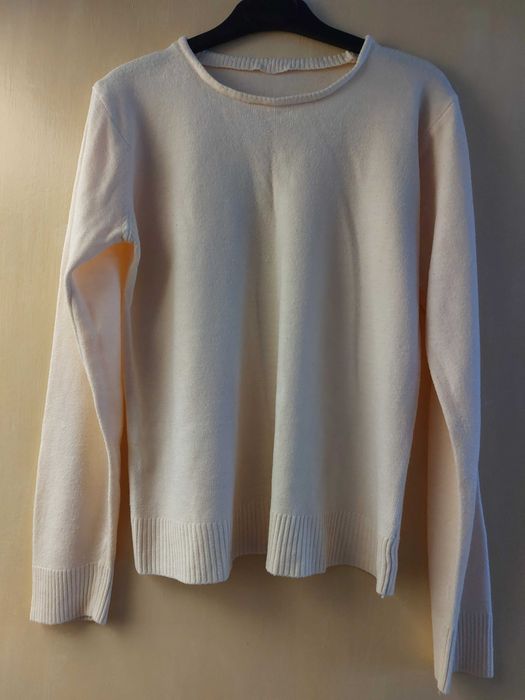 Bluza crem la baza gatului