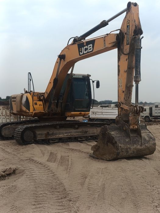 JCB Екскаватор сотилади хозирда ишлабтурибди  холати йахши