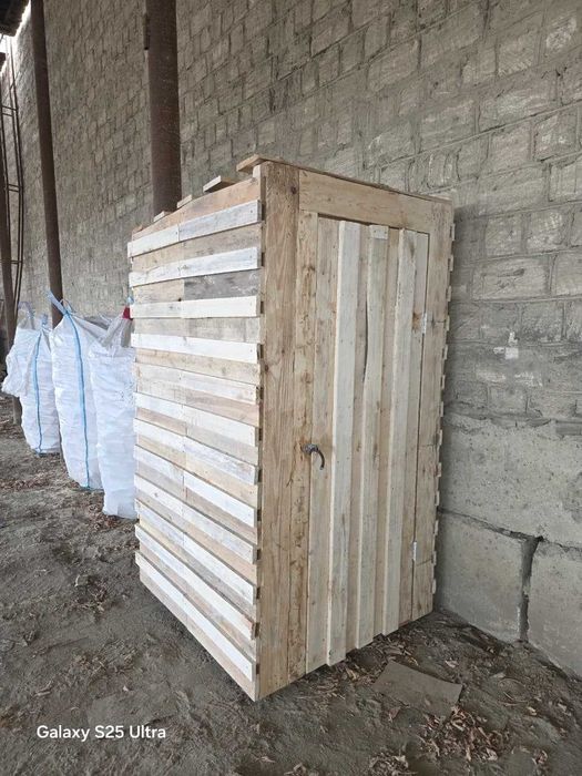 Туалет уличный деревянный