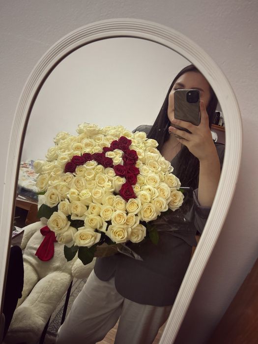 Продам белые розы