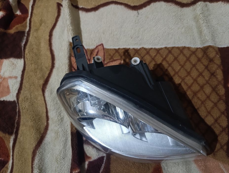 Фара на Приору лада