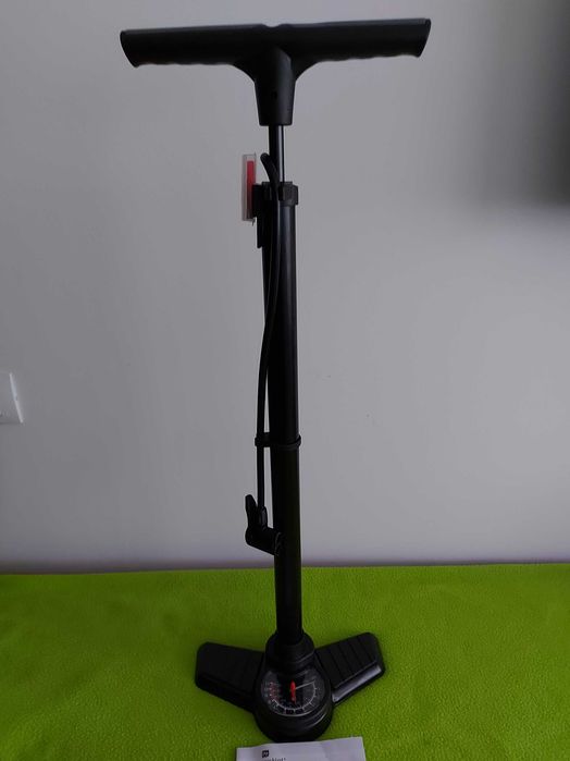 Pompa cu manometru, presiune 11 Bar, PSI (0-160). + accesorii