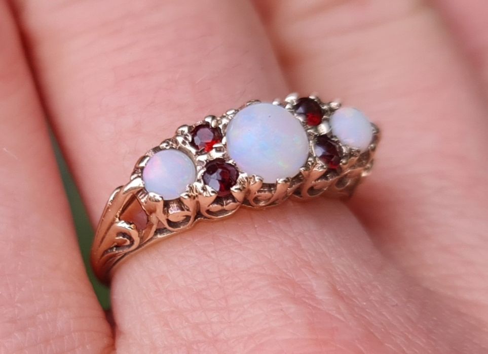 Inel vintage aur galben opale și granate naturale