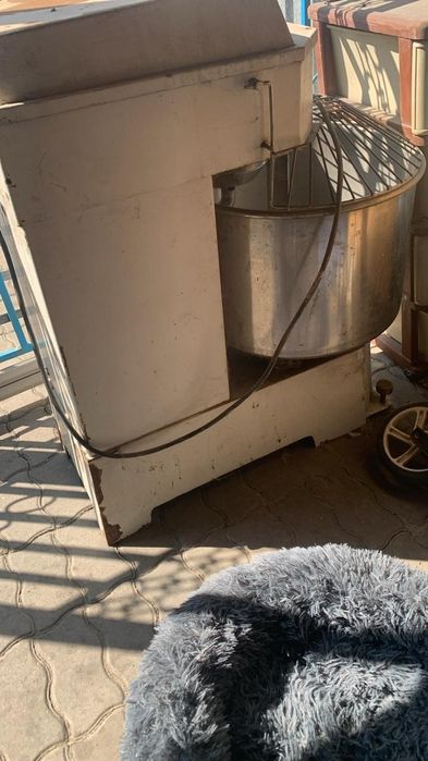 Продам тестомес производство Китай