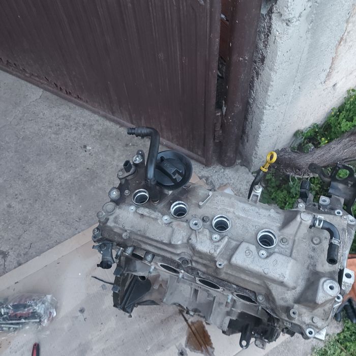 Продавам части за двигятелел дачия,нисан