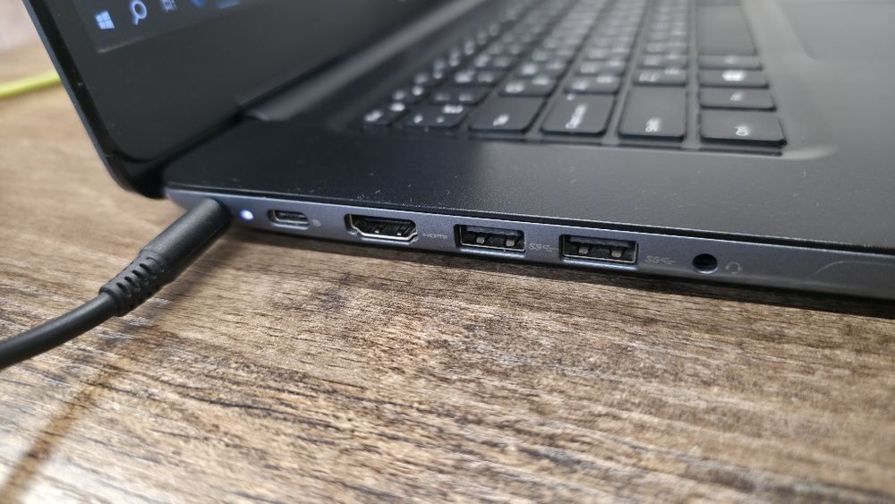 ноутбук Dell Vostro