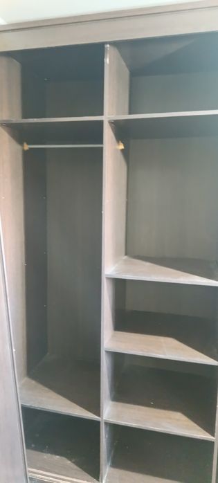 Отдам шкаф черный