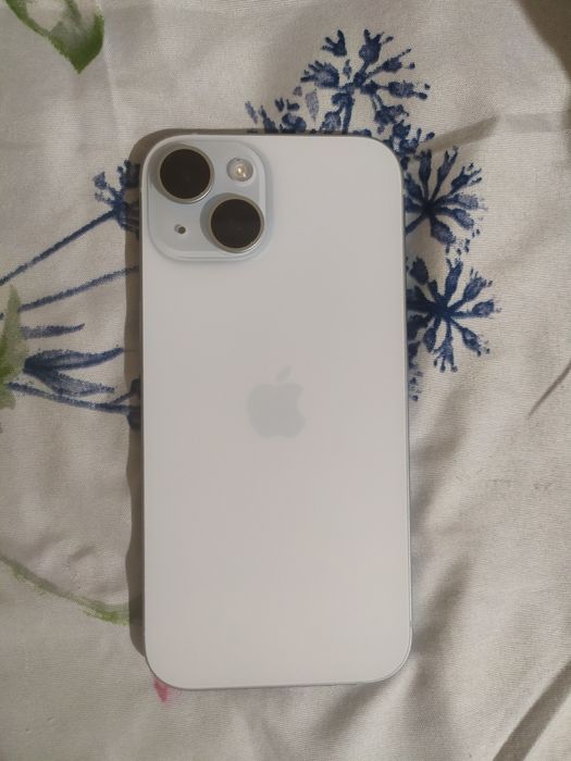 Продам айфон 15.