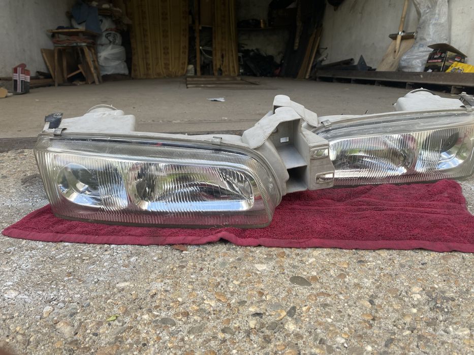 Продам фары на Mazda