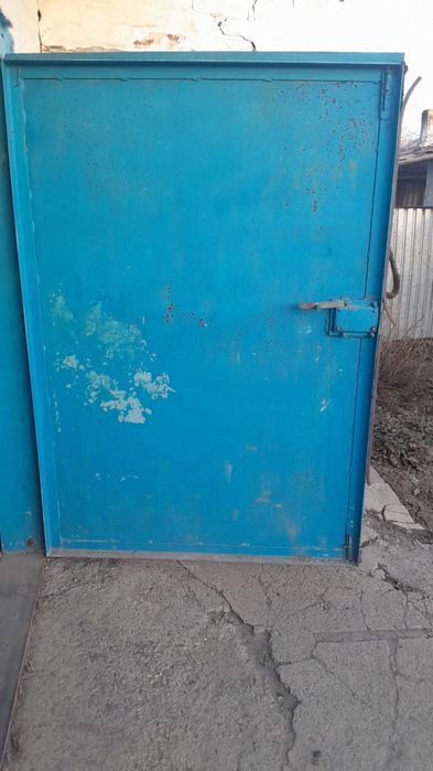 Продам двери гараж