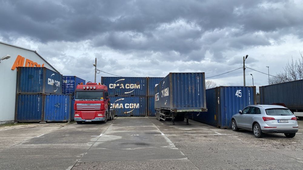 Container maritim sau de tip birou