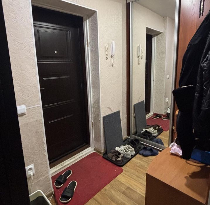 Возьму на квартыру семейных студентв девушки  парня