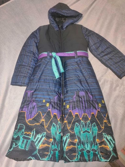 Чисто ново яке с оригинален цветен десен