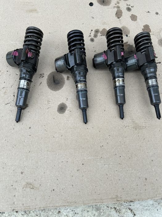 2 Injectoare Vw 2.0 TDI BKD 140 cai