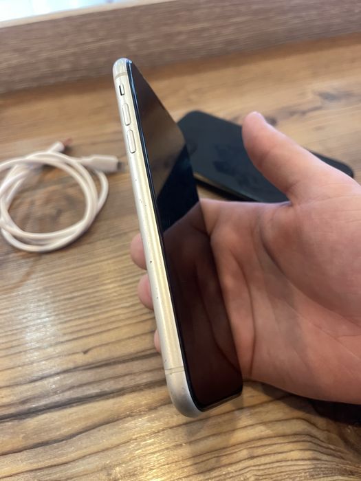 Продам Айфон 11 128 Гб