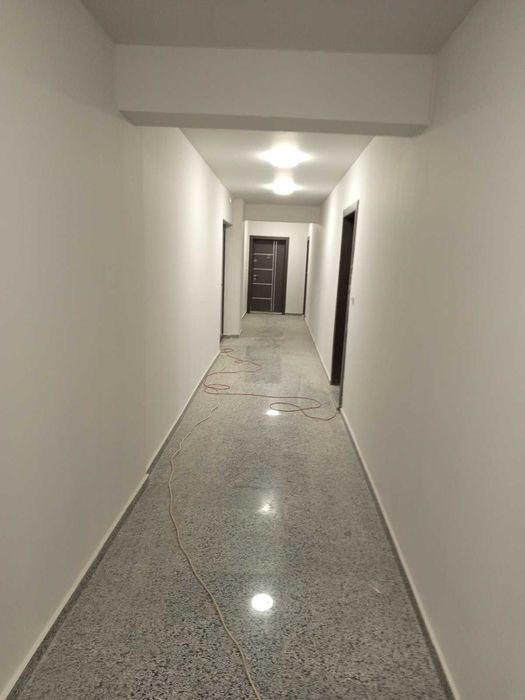 Продава се Тристаен апартамент в Казанлък - 118 кв.м за 1599 €/кв.м - Снимка #2