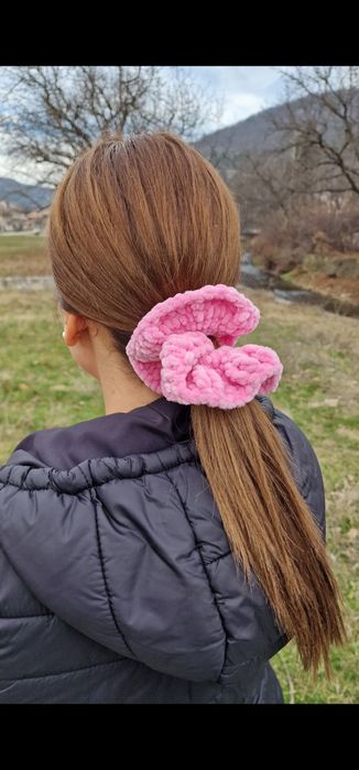 Ръчно плетени ластици скрънчита