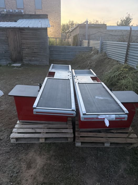 Продам Кассовый стол (с лентой)