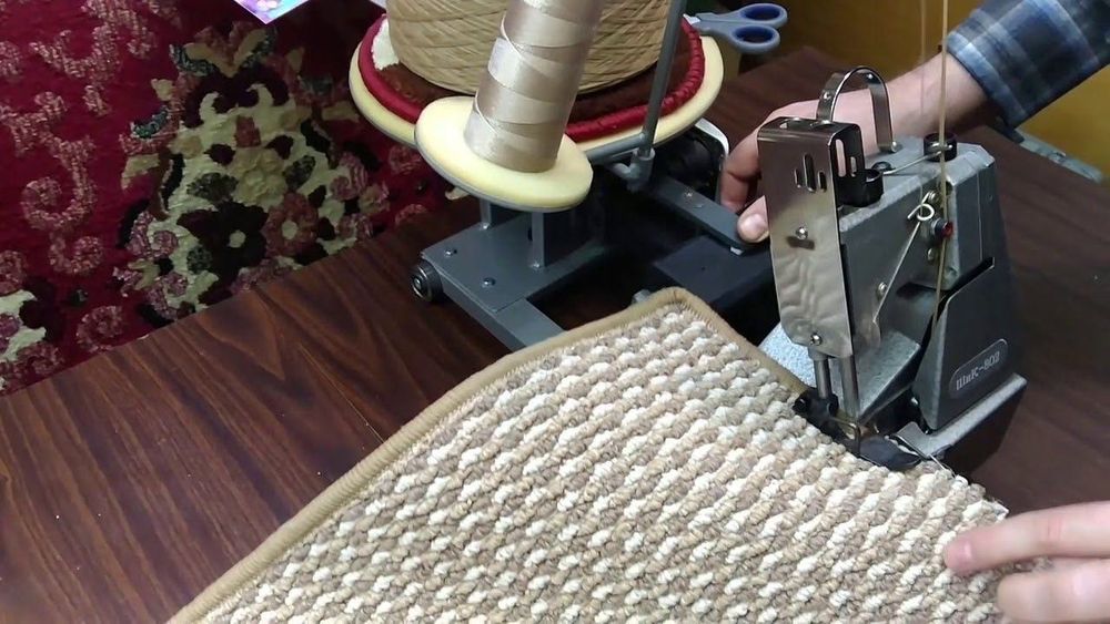 Оверлок Ковров, гилам четини кесиб ва тикиш, установка ковродержателей