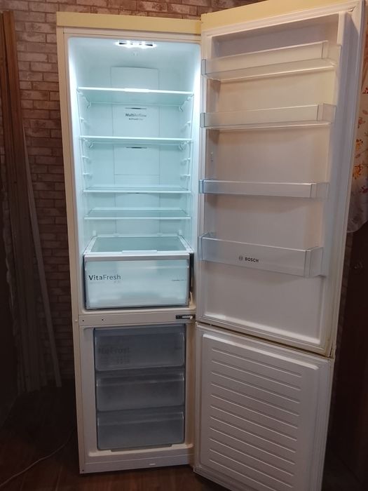 Холодильник в отличном состоянии Bosch