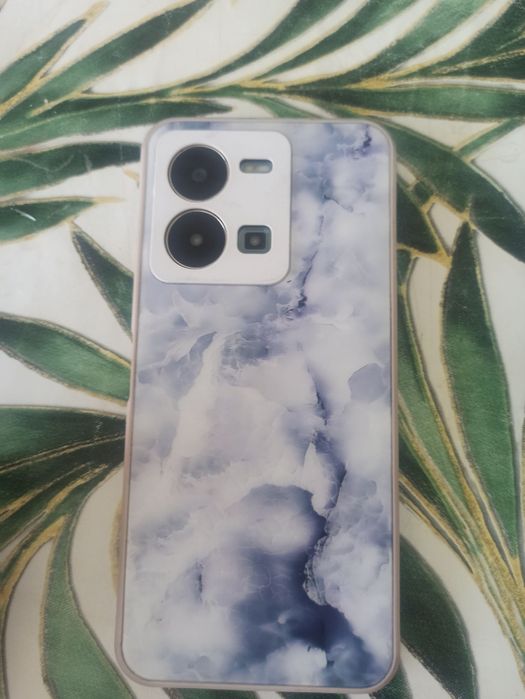 Продаю телефон VIVO Y35