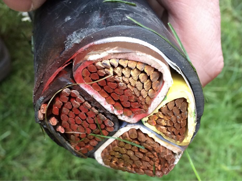 Cablu instalatii electrice din cupru CYYF 3x240 + 120