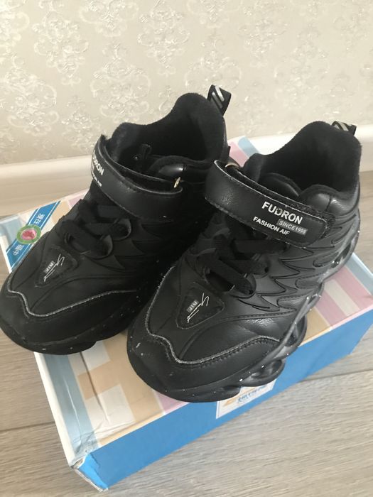 Осенние кроссовки