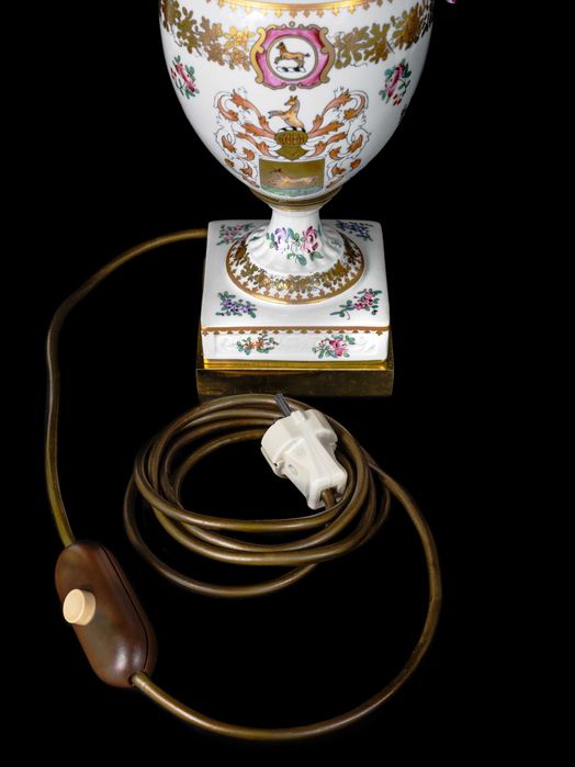 Порцеланова лампа от Porcelaine de Paris.