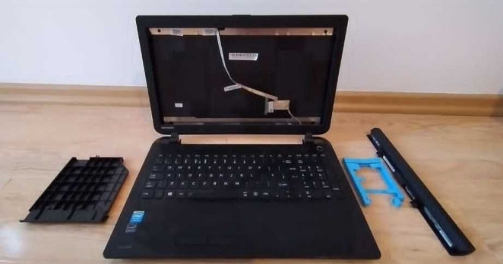 Dezmembrez Laptop Toshiba Satellite C50-B-14D