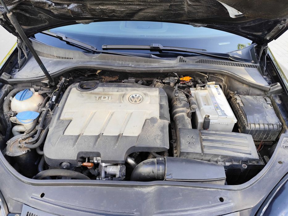Продавам VW GOLF 5 2.0TDI 16V