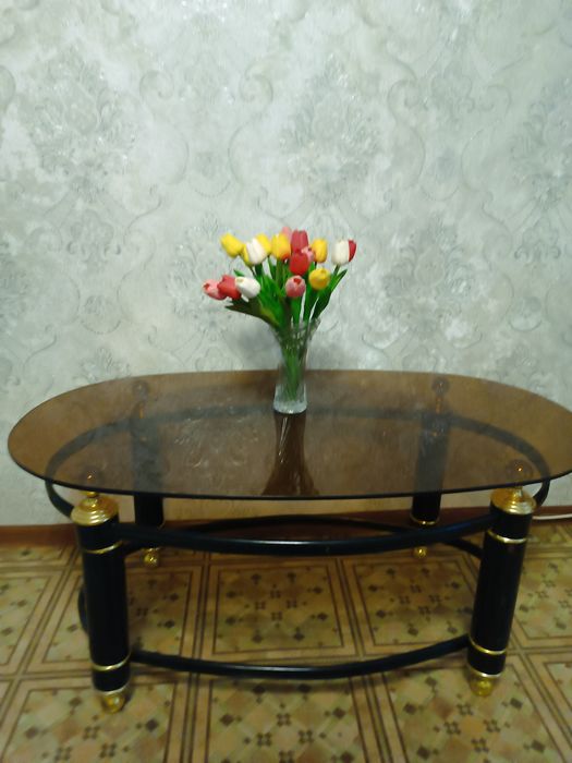 Стол стеклянный! Продам