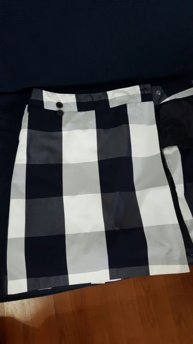 Vand fusta petrecuta in carouri mari