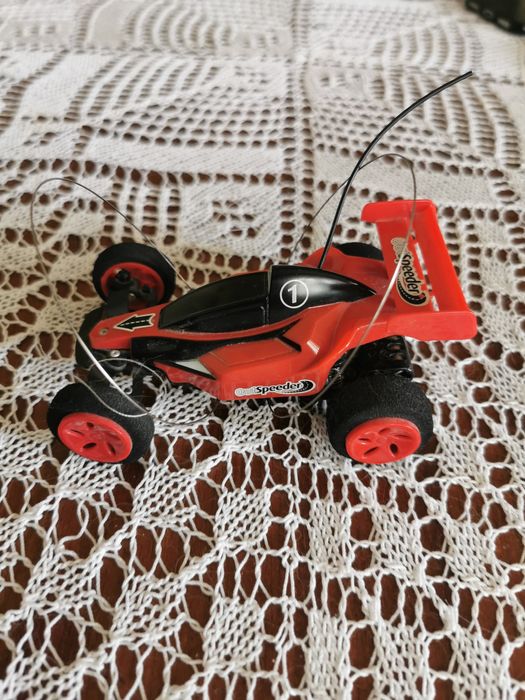 Рафиоуправляема преобръщаща се кола с дистанционно