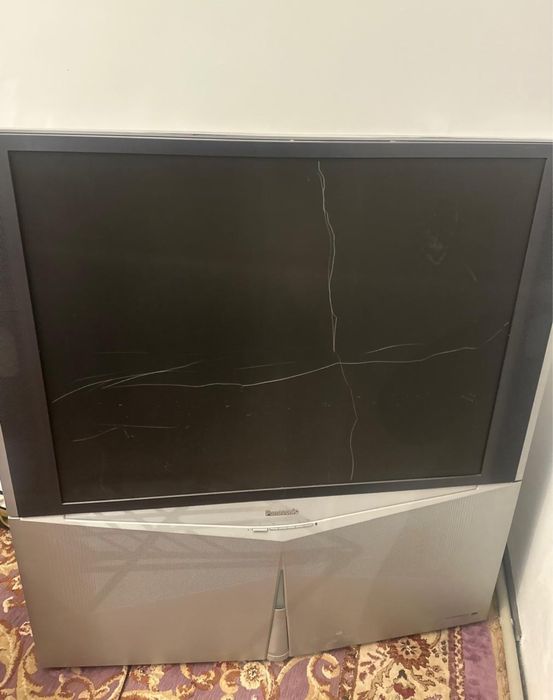 Телевизор большой Panasonic Projection TV