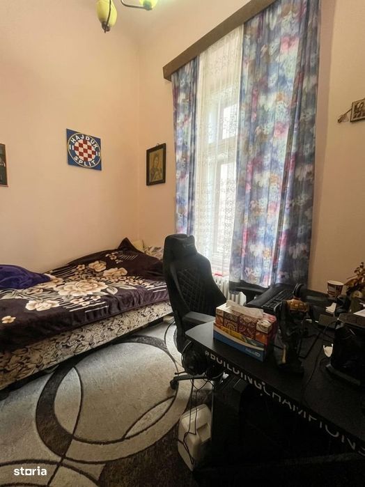Apartament 3 camere, curte, zona Centrala-Ultracentrala