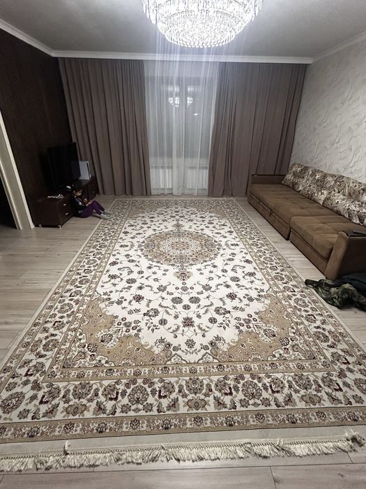 Диван для гостиной, ковёрь