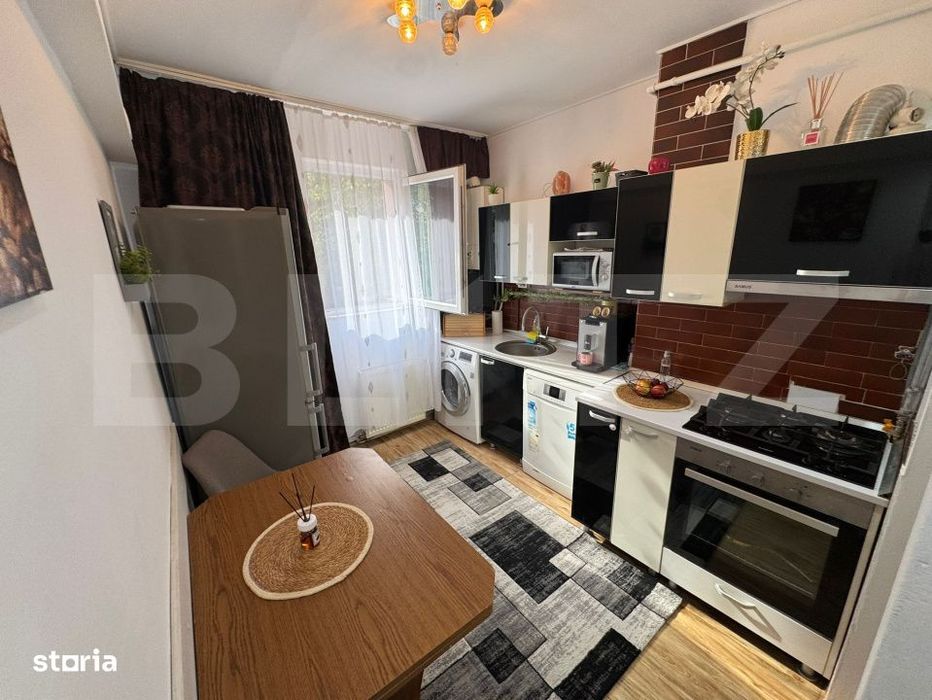 Vand apartament 2 camere in Hunedoara