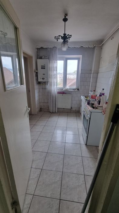 Vindem 2 camere Maratei etaj 3