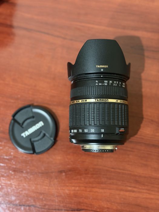 Nikon D90 cu obiectiv tamron 18-200 mm f/3,5-6,2