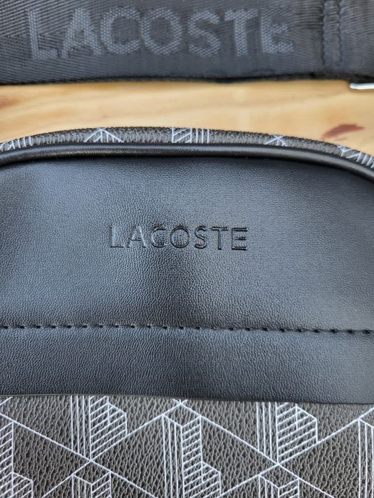 Borsetă Lacoste Neagra