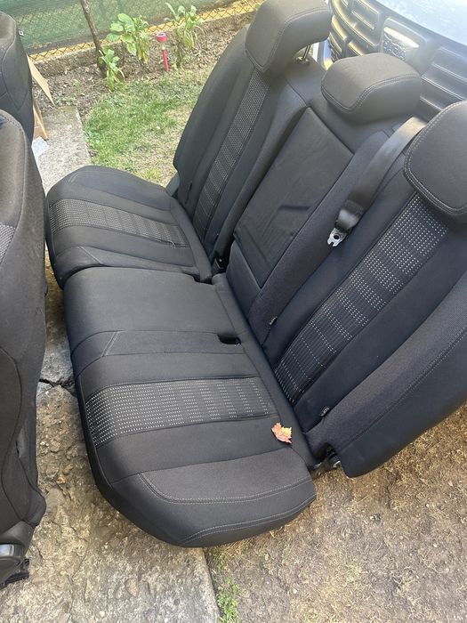 Салон седалки предни и задни Пежо 308 Peugeot 308