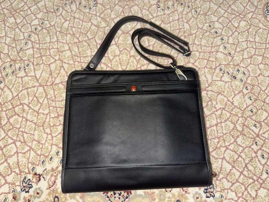 Продам кожаный портфель