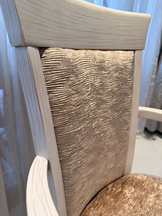 Трапезна маса за 8/10 души + 10 стола + шкаф