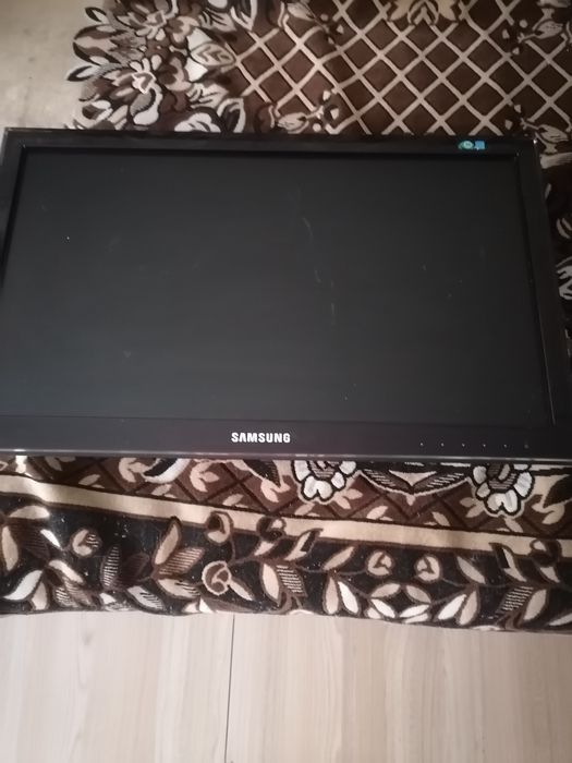 Продам телевизоры и кронштейны.